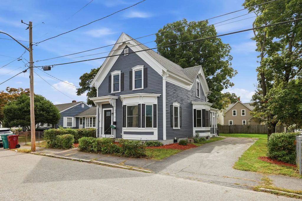 13 Cosgrove Street, Lowell