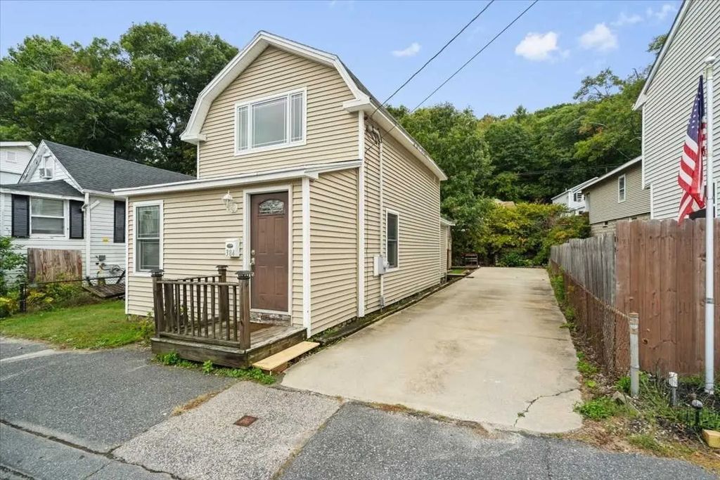 384 Bridle Path, Worcester