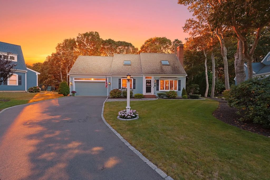 12 Coastal Ln, Barnstable