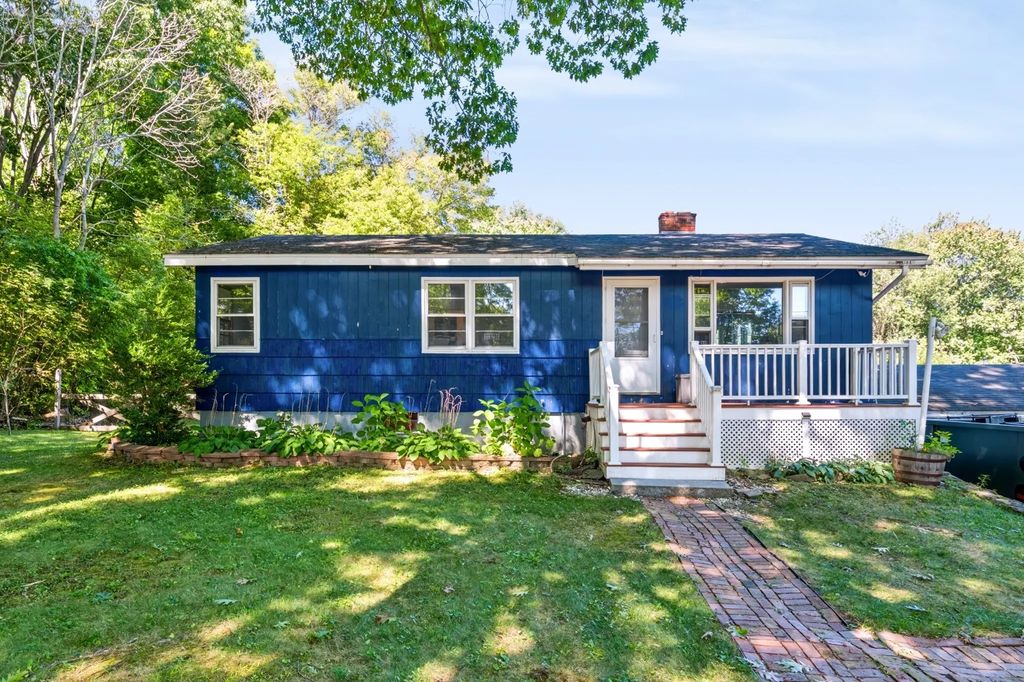 21 Fern Ave, Amesbury