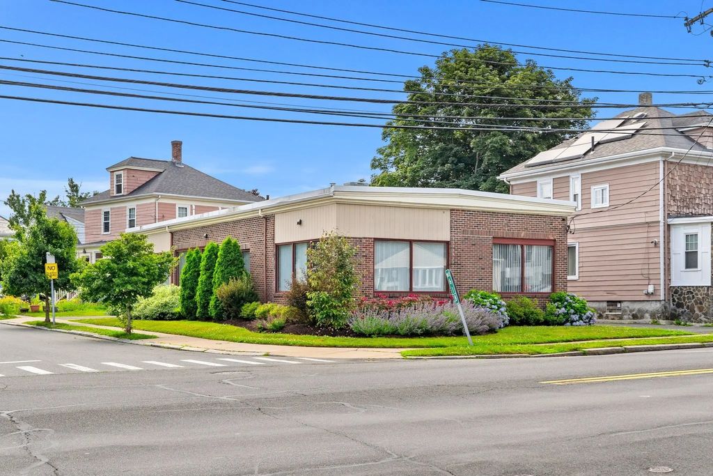 189 Loring Ave, Salem