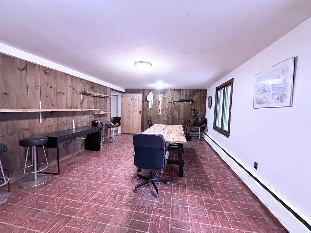 195 Grove Street #b, Cambridge