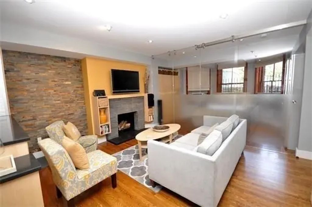 396 Beacon Street #7, Boston