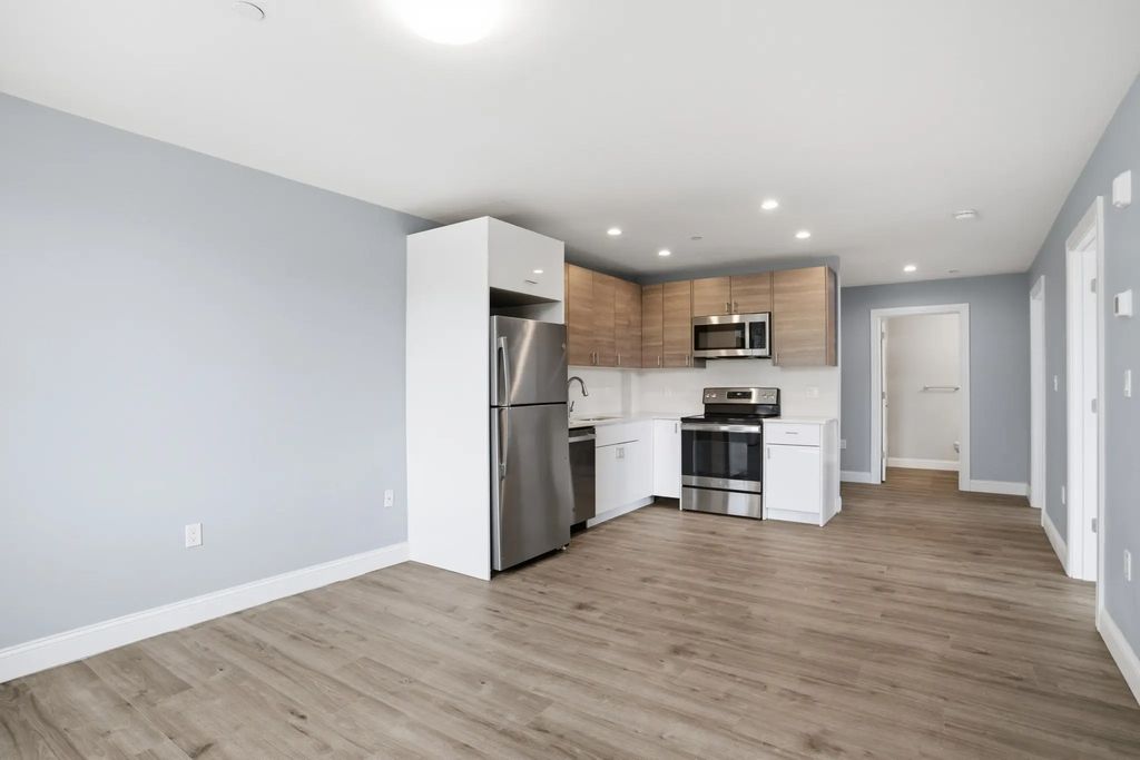 632 Centre St #306, Boston