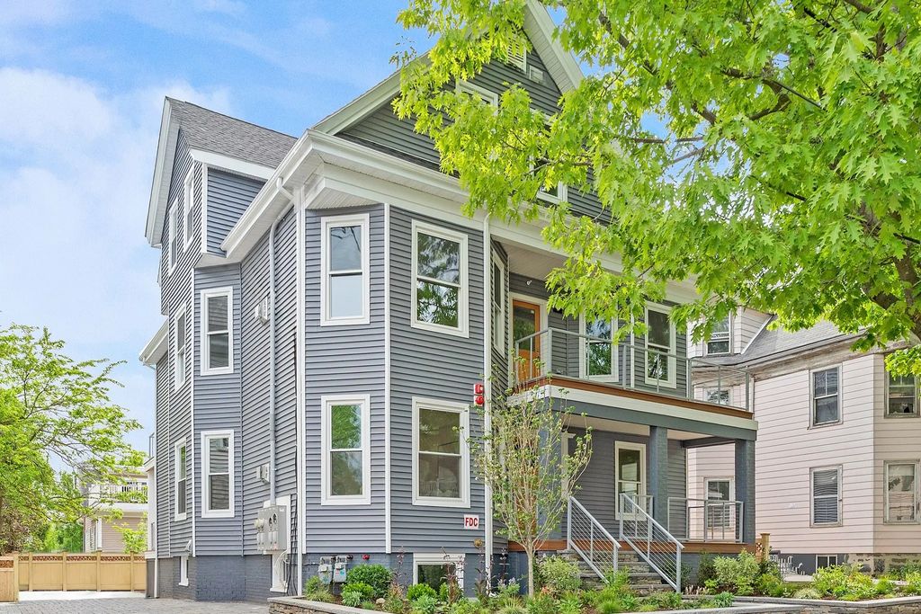 12 Foskett St #2, Somerville
