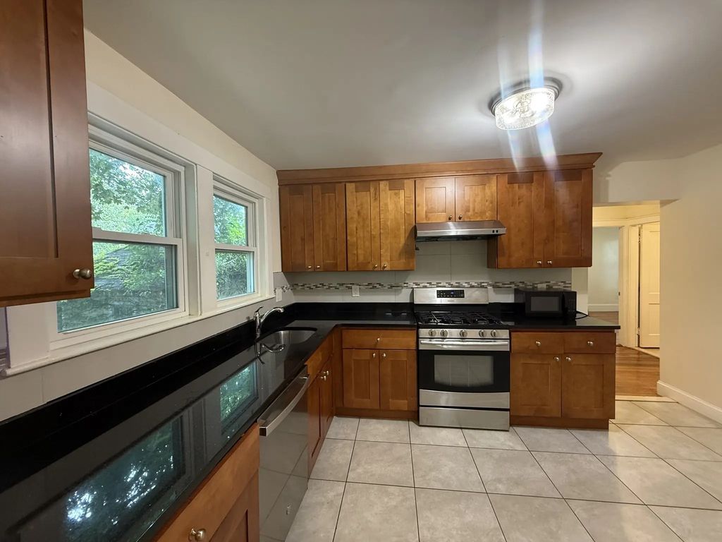 6-8 Cenacle Road #1, Boston