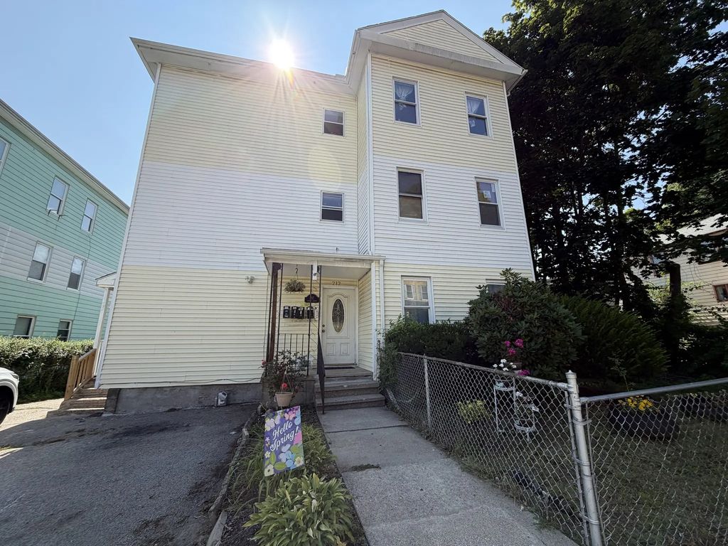 212 Vernon St, Worcester