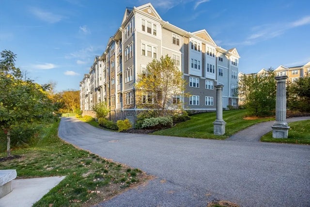 4 Francis Dr #207, Andover