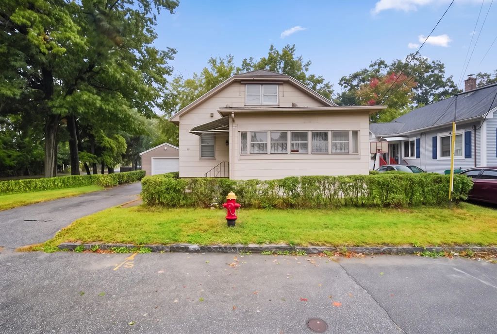 96 Stewart St, Chicopee