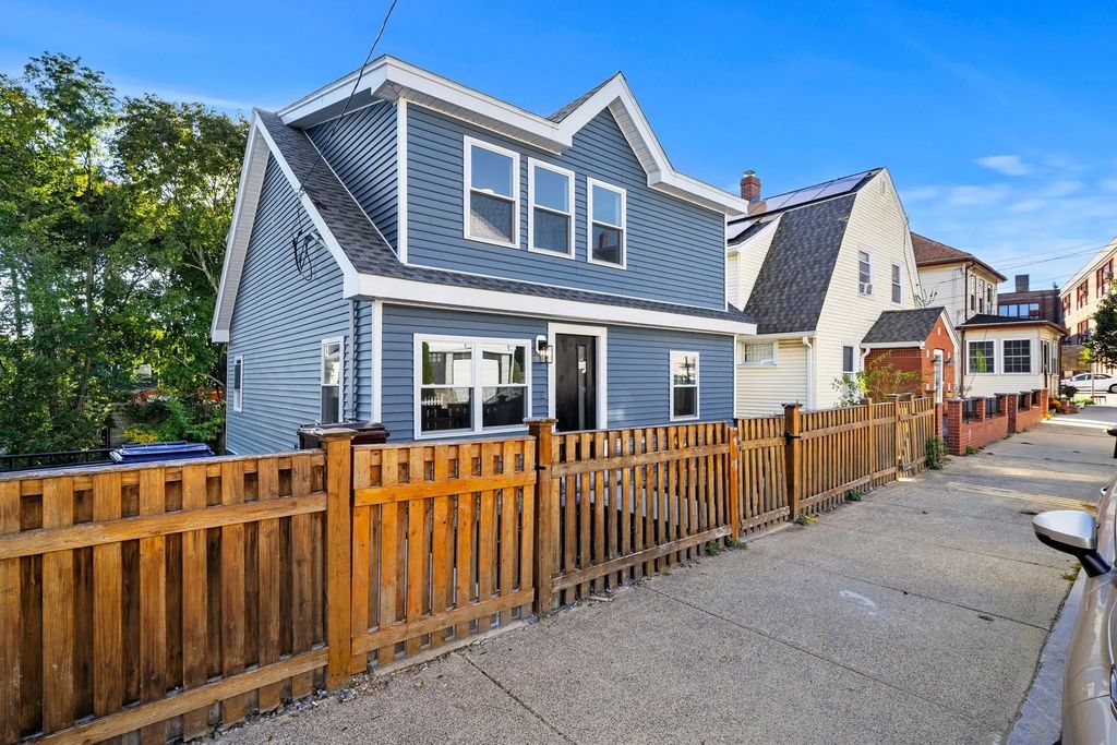 18 Derne, Everett