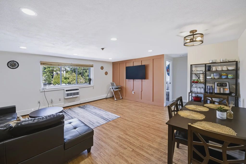 215 Winter St #3p, Weymouth