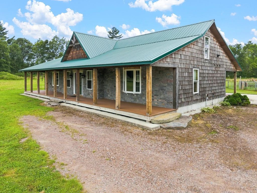 21 Cushing Ln, Acushnet