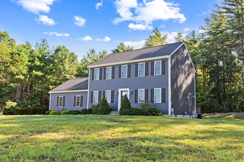 9 Shamrock Ln, Lakeville