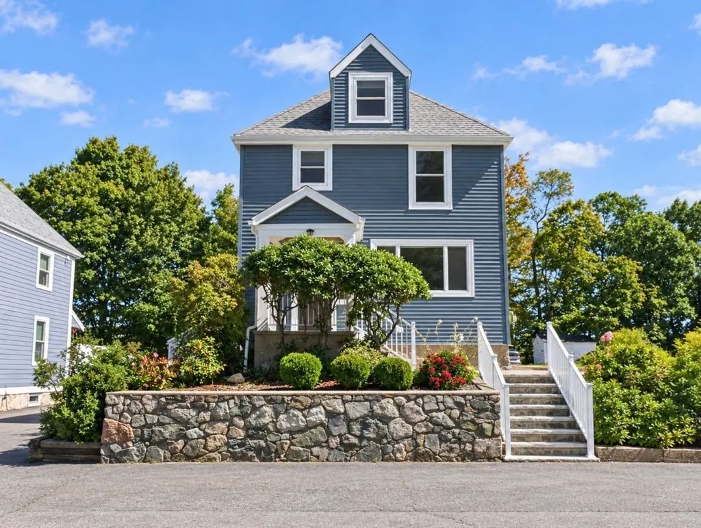 10 Oak St #1, Saugus