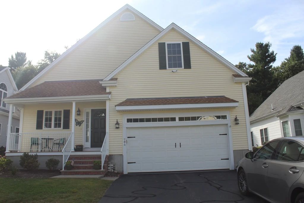 51 Lawrence Dr #51, Franklin