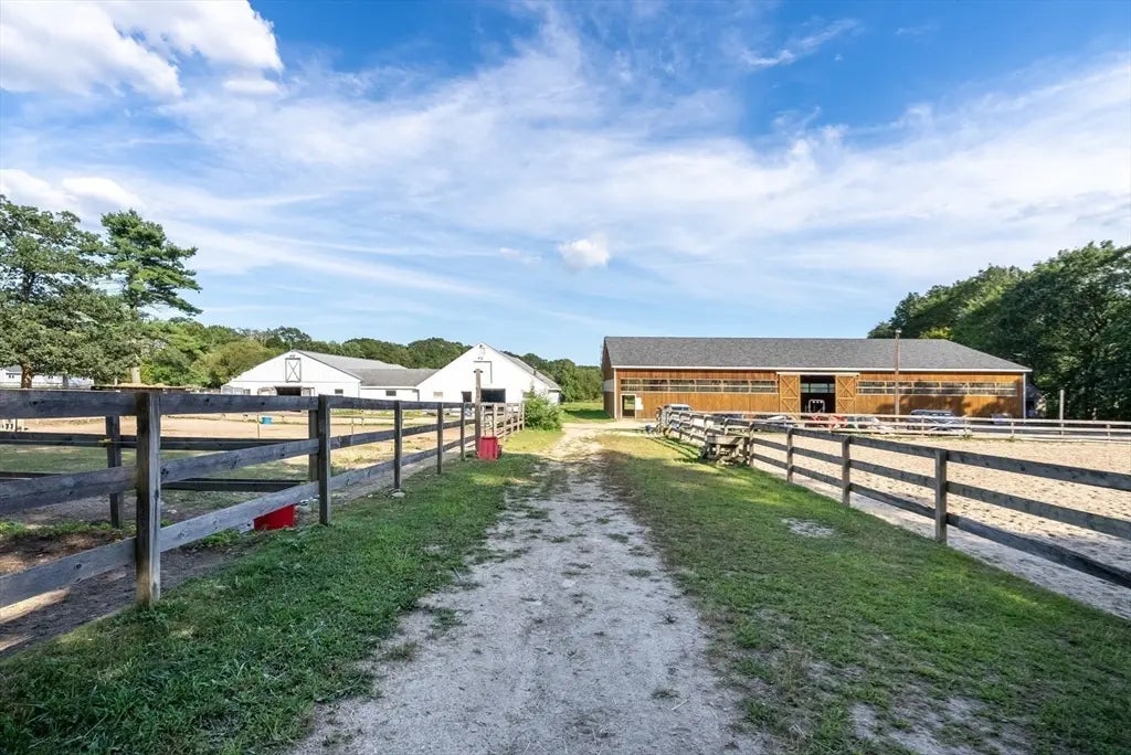 102-102a High St, Plainville