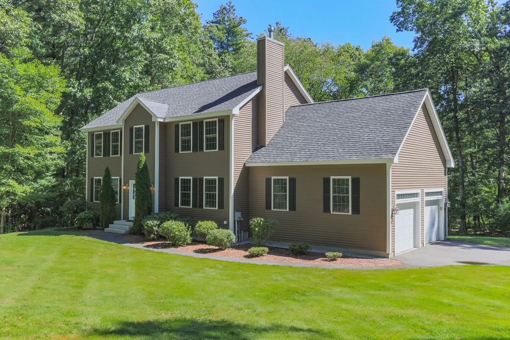 149 Pepperell Road, Groton