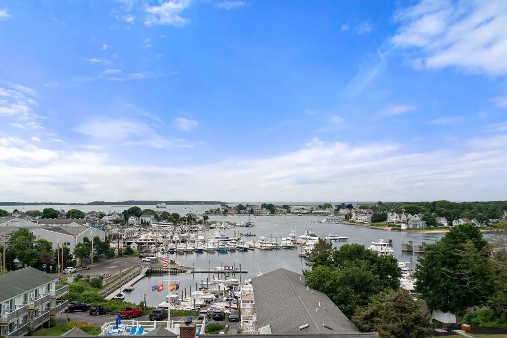89 Lewis Bay Rd #202, Barnstable