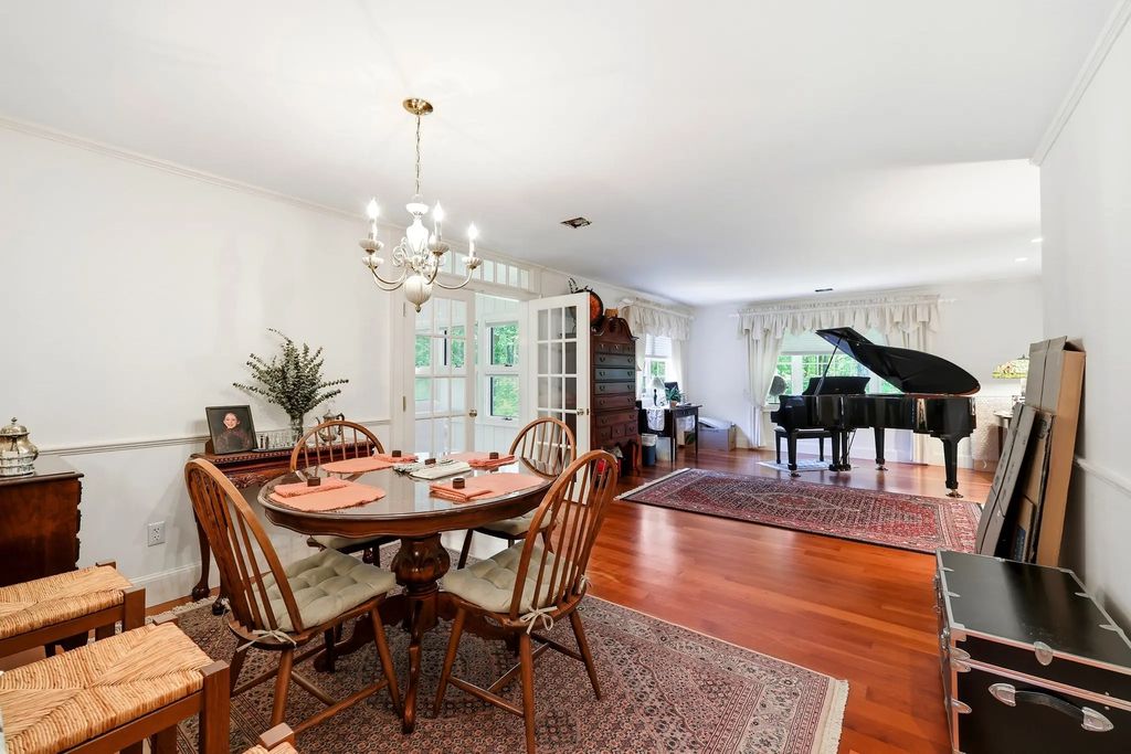 306 Country Side Rd #306, Greenfield