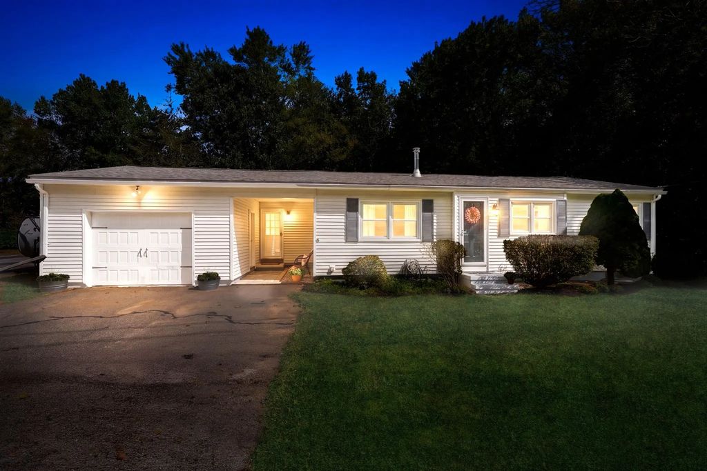 418 Millville Rd, Uxbridge
