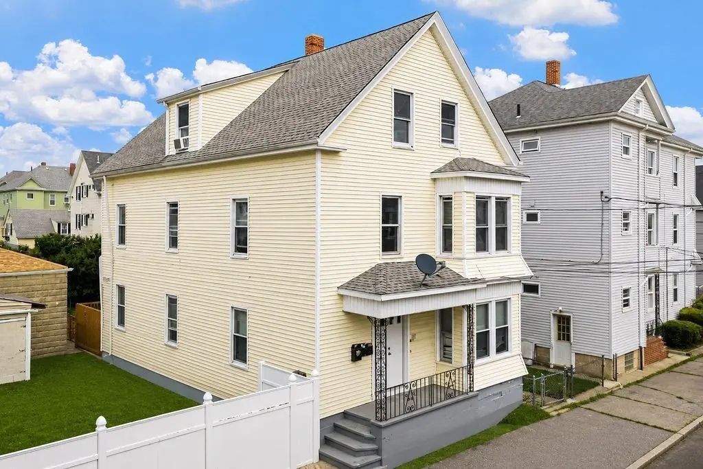 115 Thompson St, New Bedford