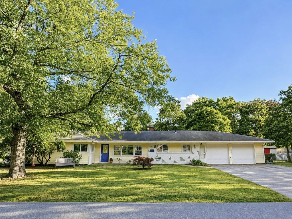 4 Nadine Road, Framingham