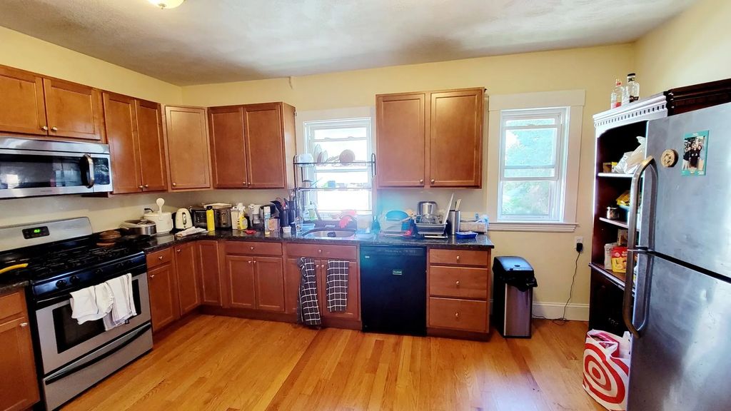 34 George Street #2, Medford