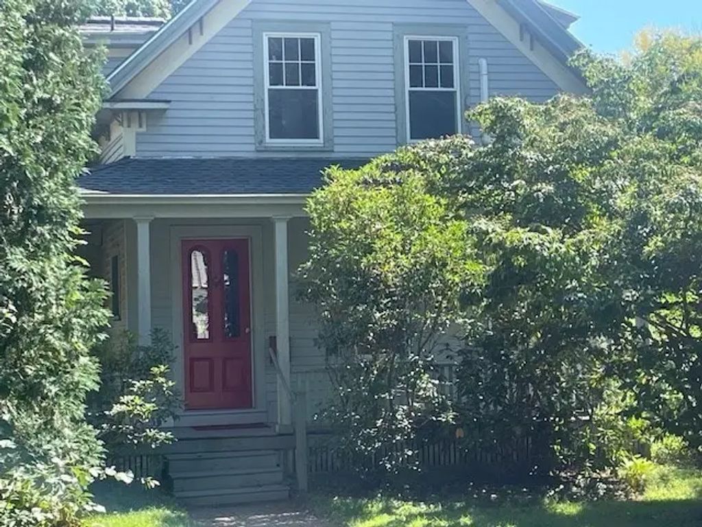 155 Belknap St, Concord