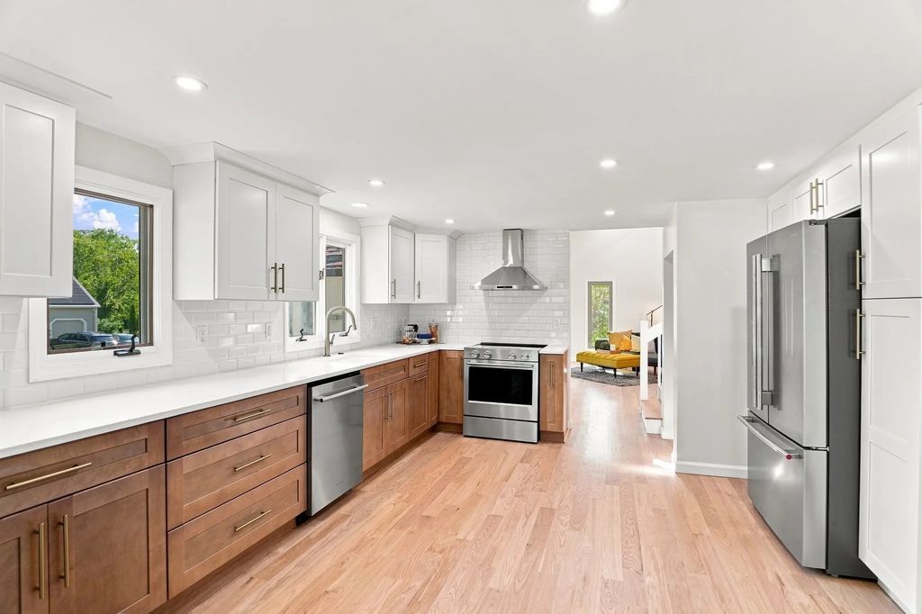27 Robert Rd, Stoughton