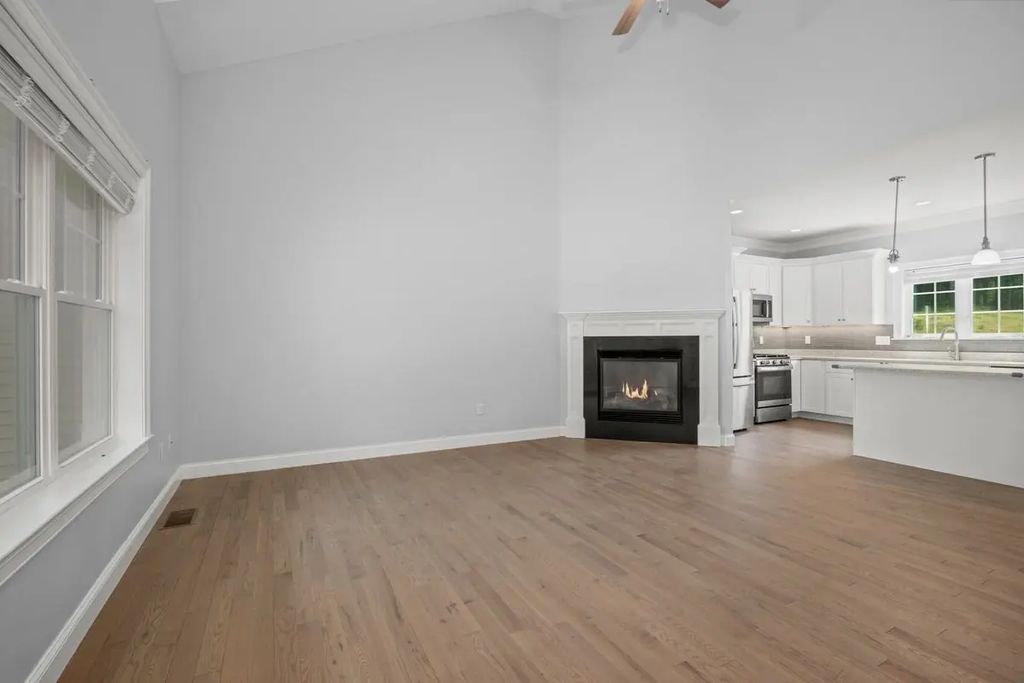 95 Lowell Rd #1, Pepperell