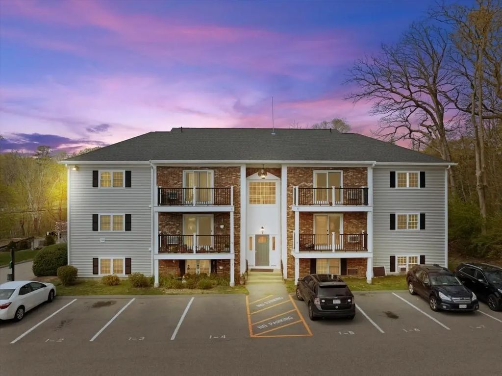 1 Chapel Hill Dr #10, Plymouth