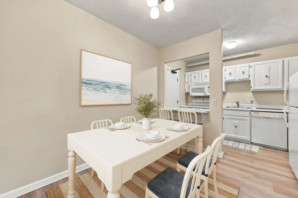 17 Davis Rd #a11, Acton