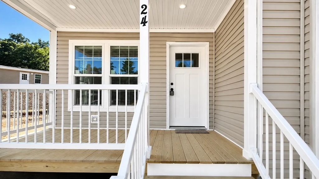 24 Pinrock Drive, Sturbridge