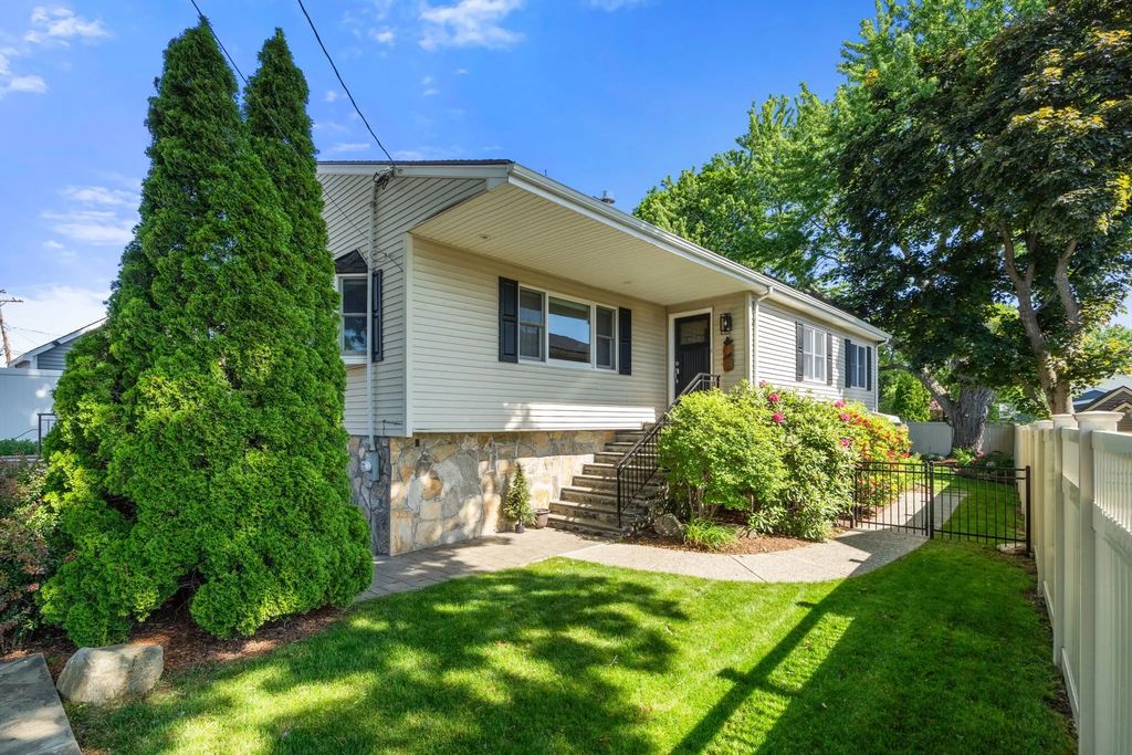 120 Park Avenue, Medford