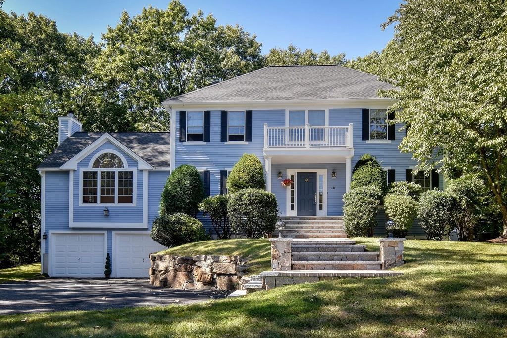 18 Pilgrim Rd, Ashland