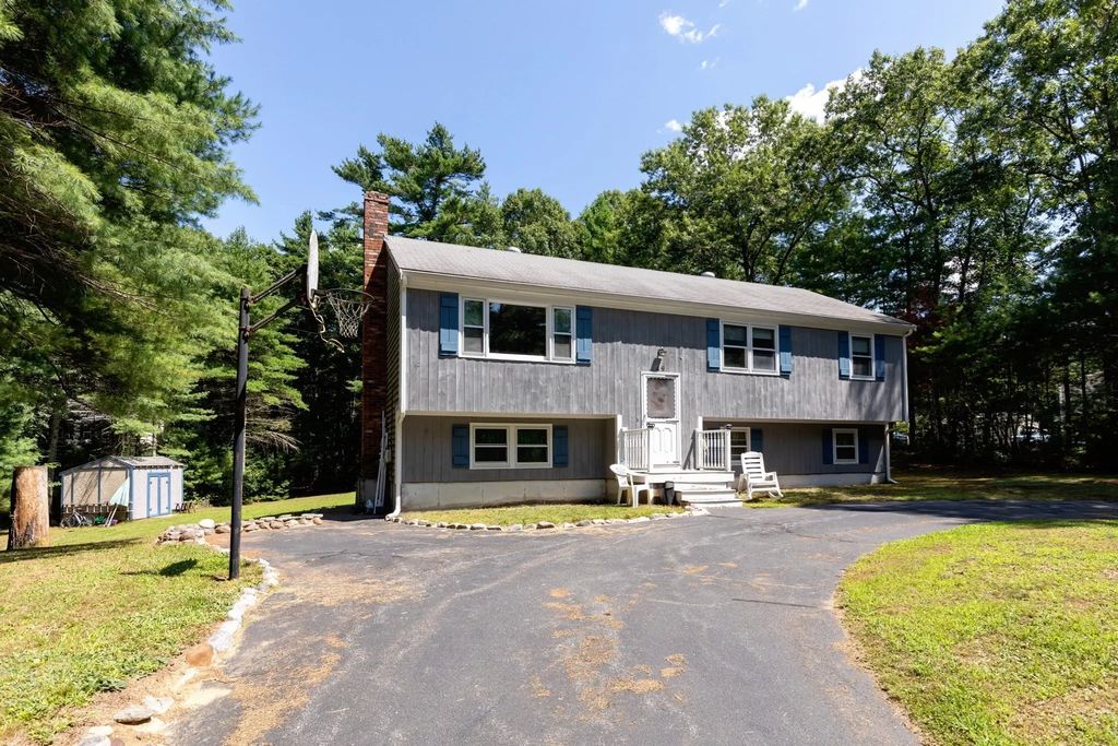 49 Forest St, Carver