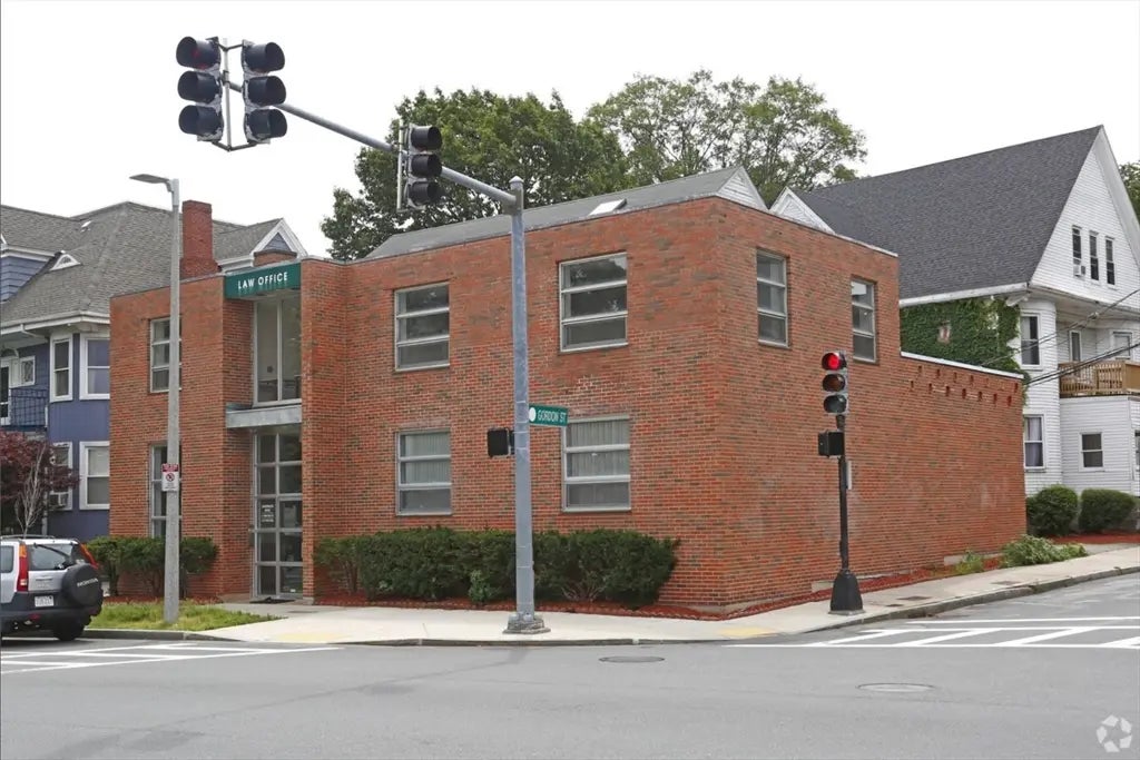 556 Cmbridge St, Boston