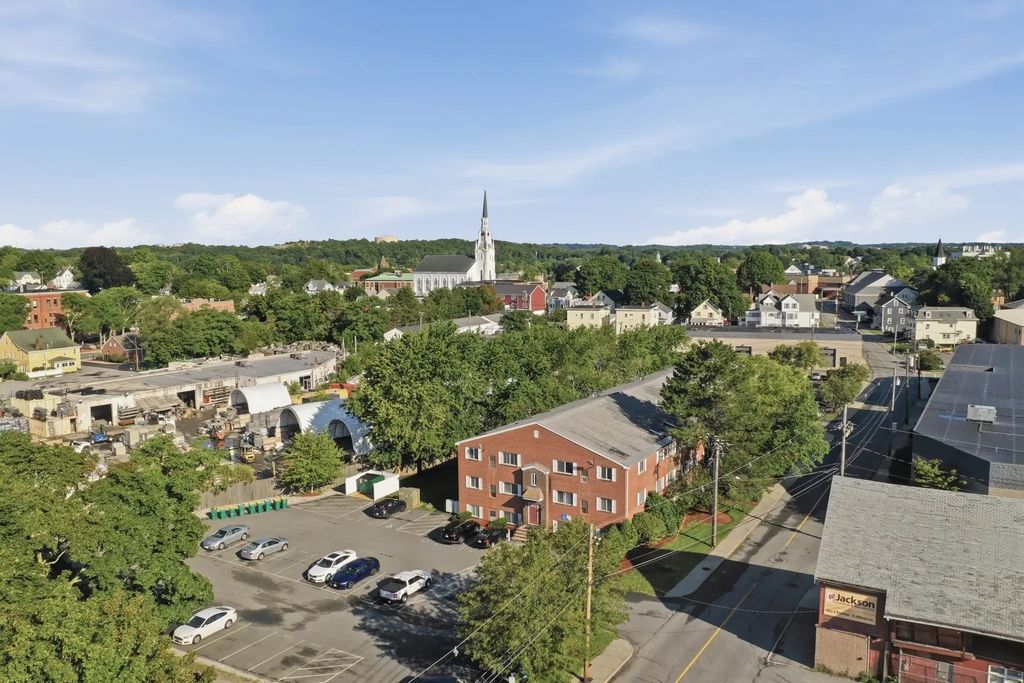 35 Prospect St #309, Woburn