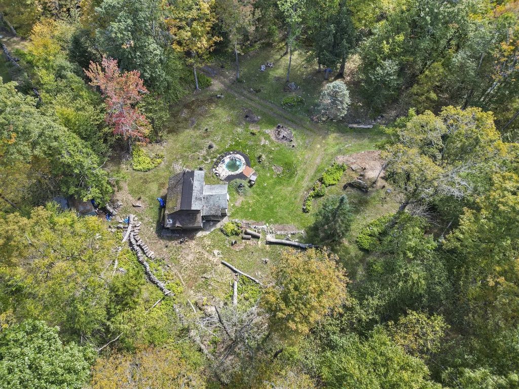 10 Brookside Rd, Peru