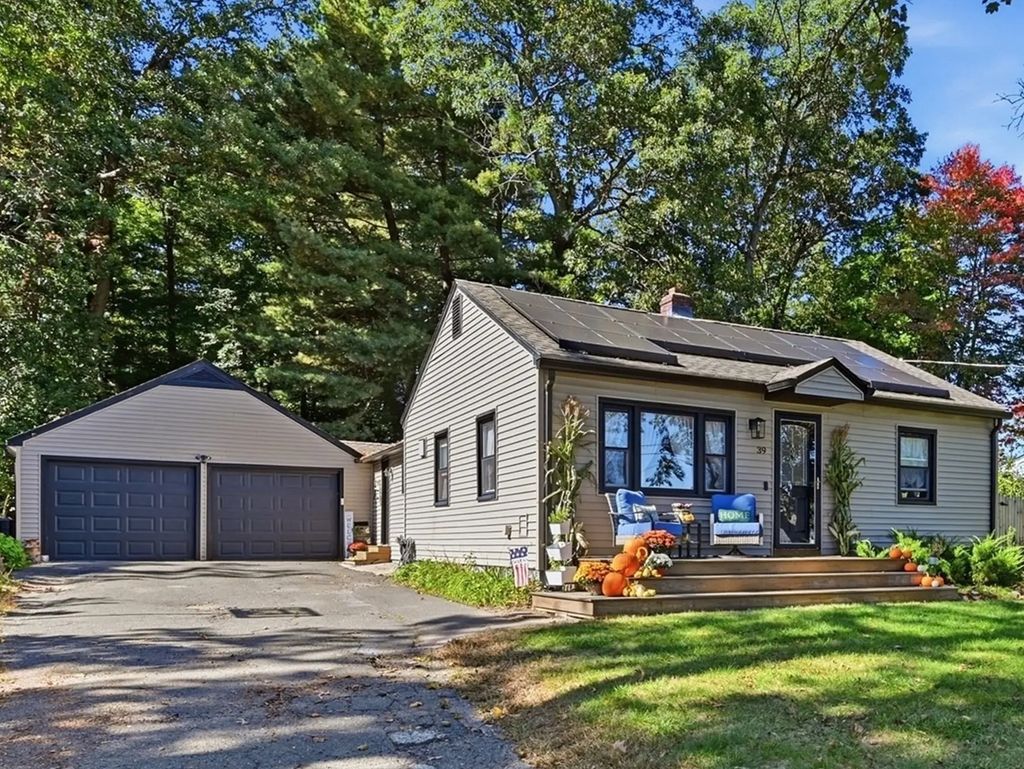 39 Birchwood Rd, Southwick