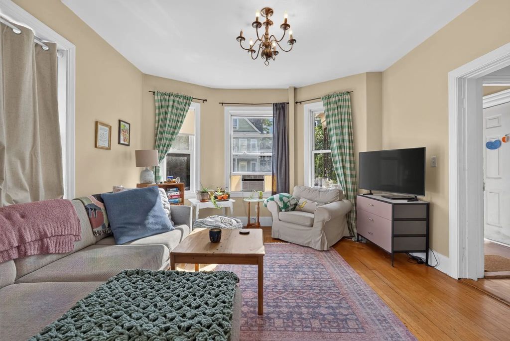 319 Highland Avenue #1, Somerville