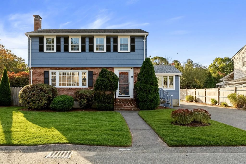 32 Nichols Ave, Avon