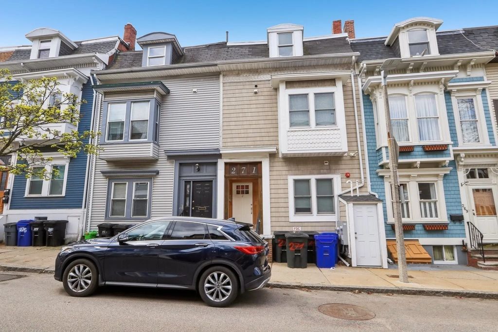271 W 5th St, Boston