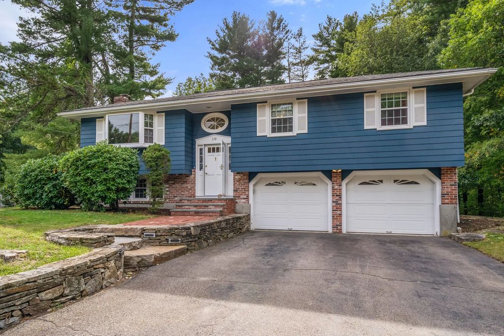 10 Millbrook Dr, Plainville