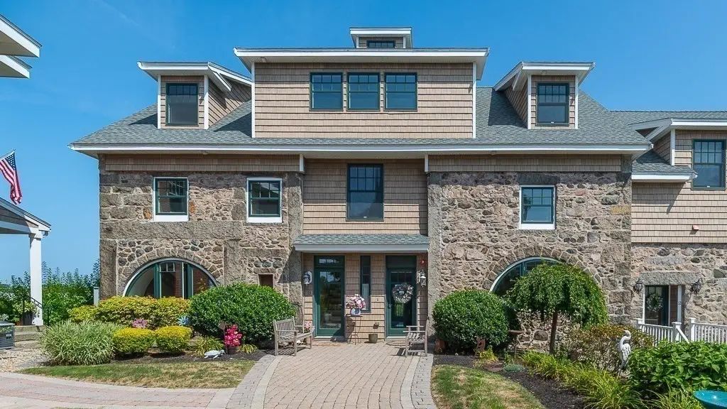 152 Water St #13, Danvers