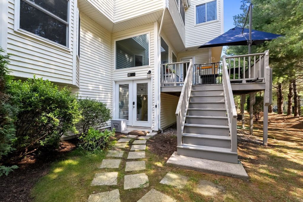 703 Old Bridge Ln #703, Bellingham