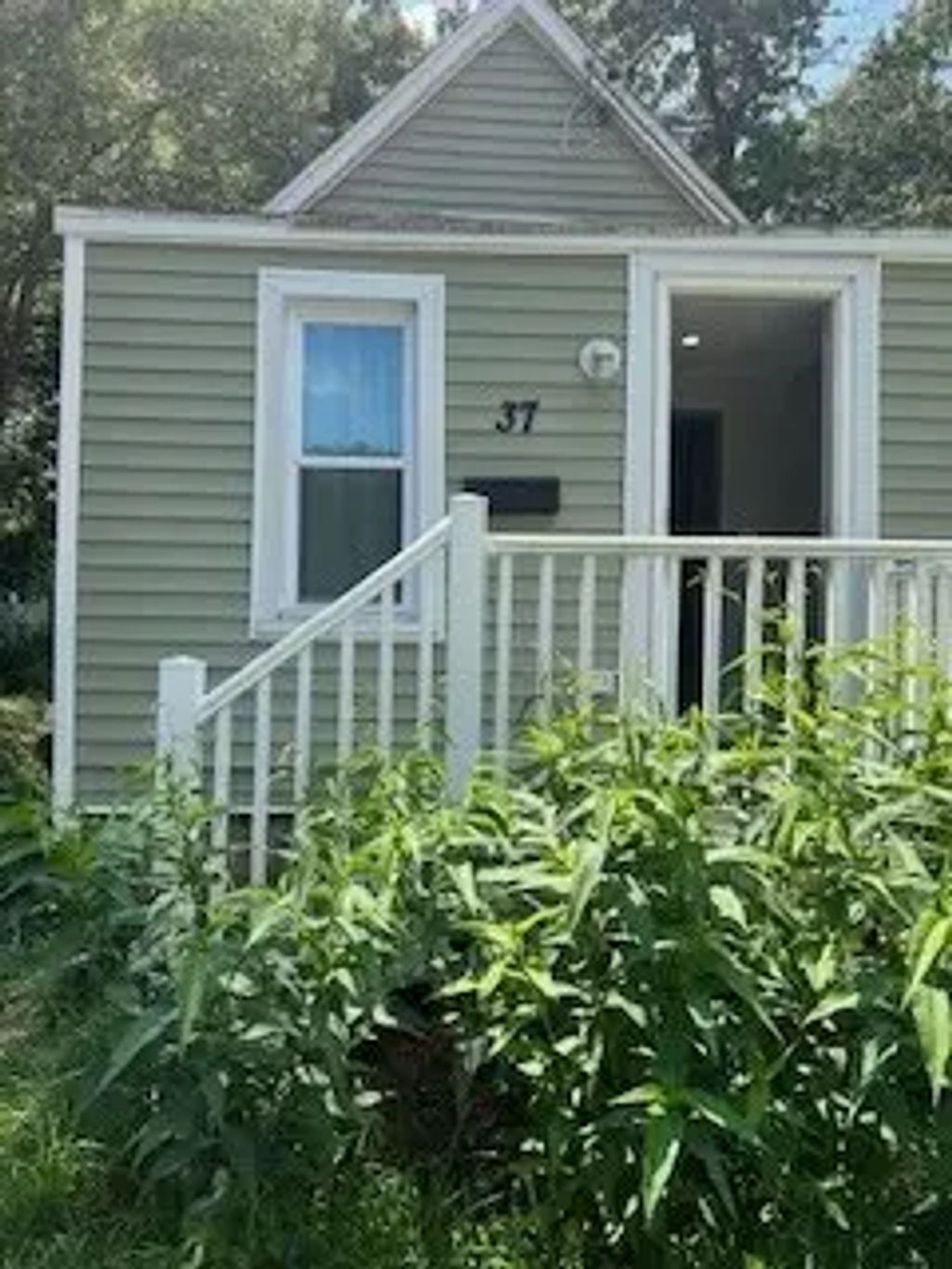 37 Edgewood Avenue, Stoughton