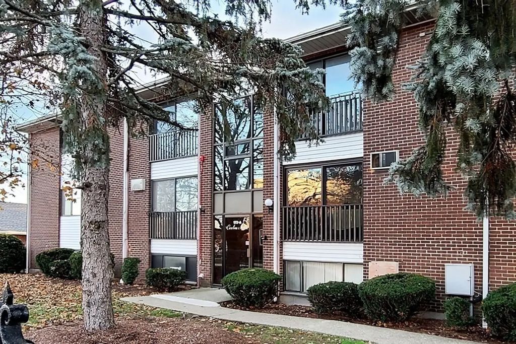 172 River St #a5, Waltham