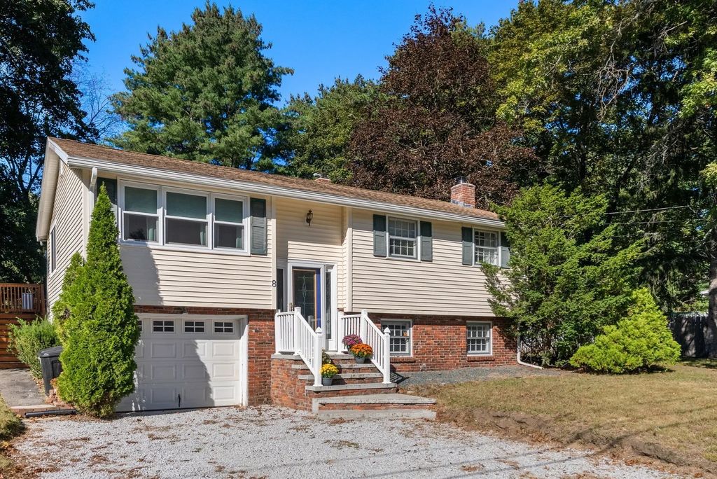 8 Yale St, Groveland