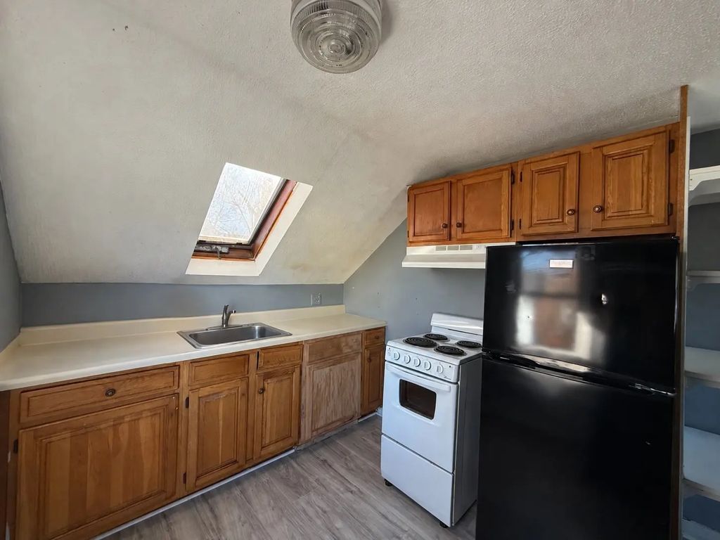 144 Franklin St #3, Framingham